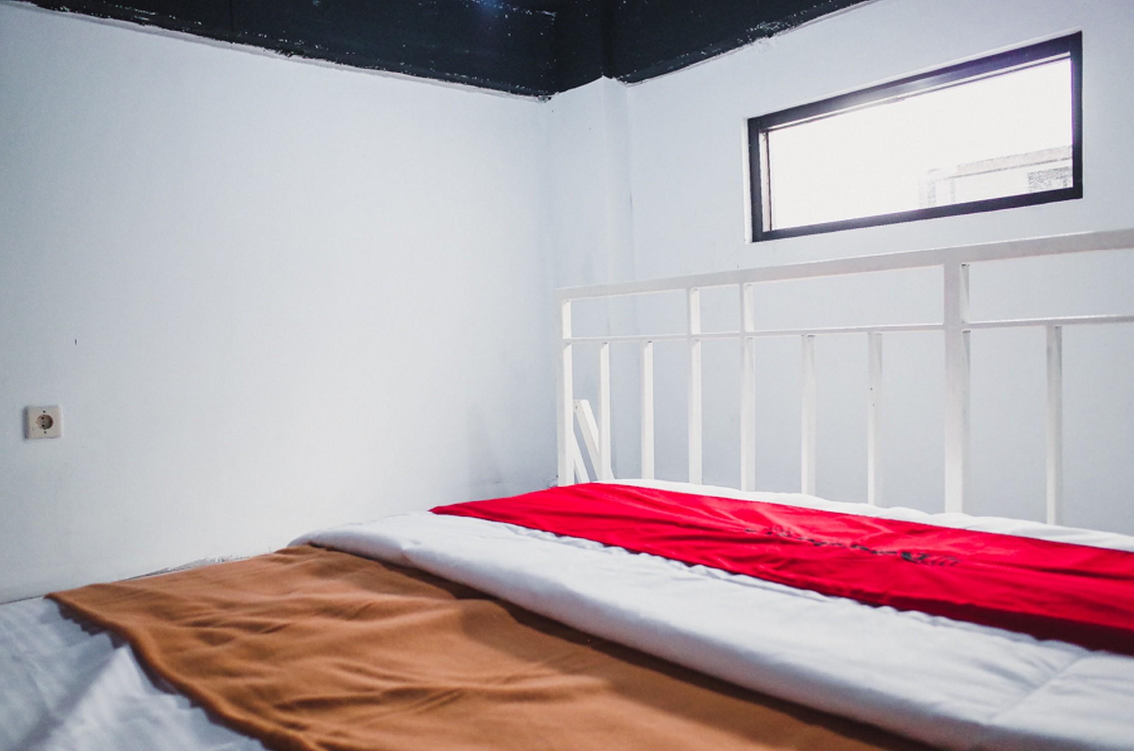 RedDoorz near Hayam Wuruk Hotel Jakarta Bagian luar foto