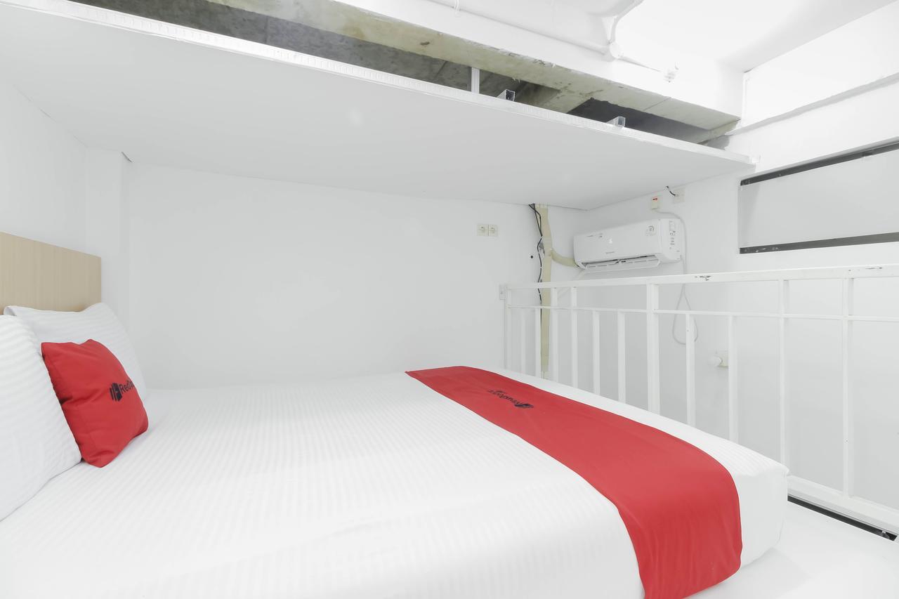 RedDoorz near Hayam Wuruk Hotel Jakarta Bagian luar foto